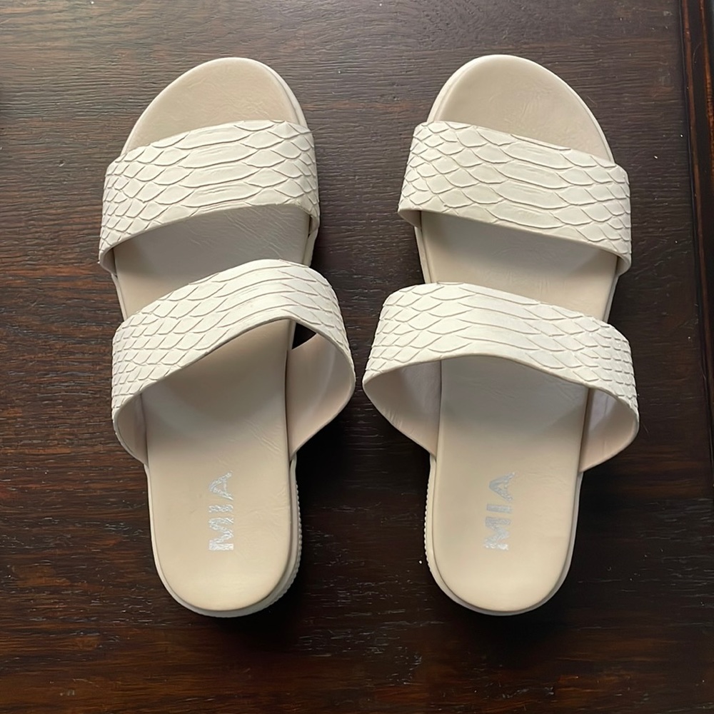 MIA Platform Sandals